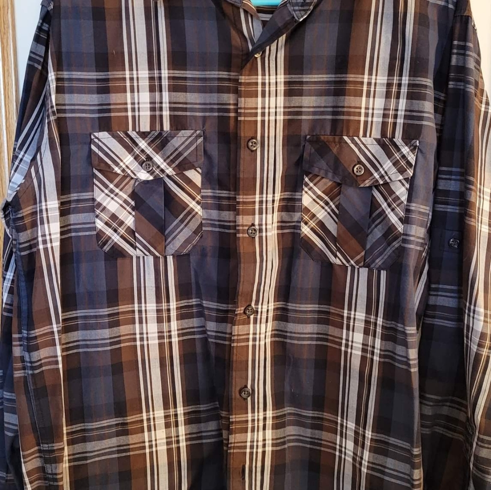Men's Large Beverly Hills Polo Club button-down flannel. Brown and blue.